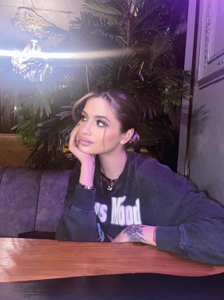 вип эскорт от  Бьянка работает в Питере