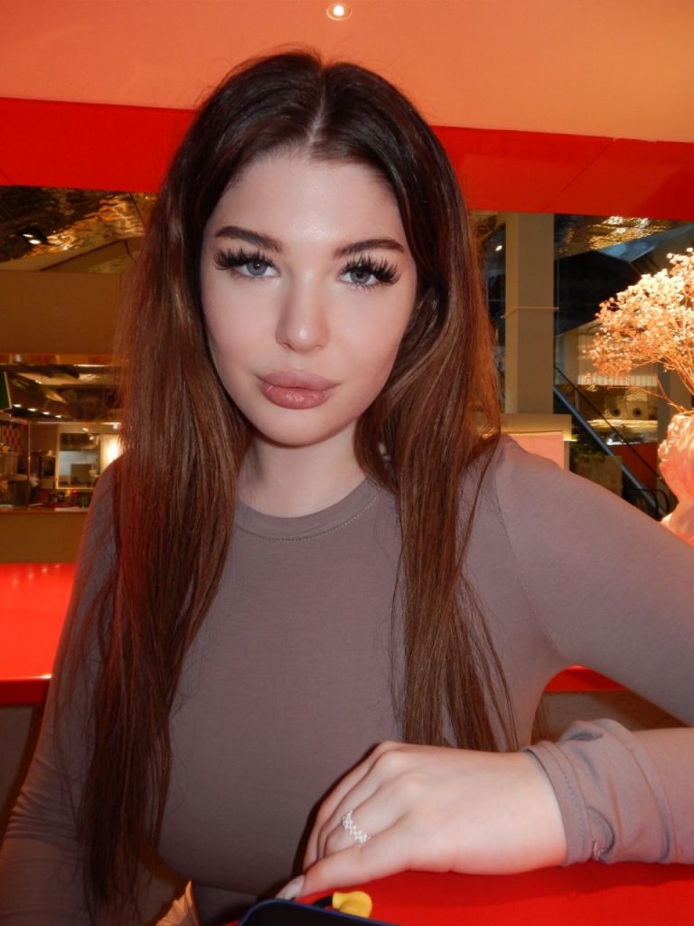 VIP эскорт от Поля в Питере