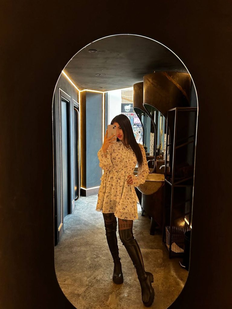 Лучшие эскорт услуги от Карина в Питере