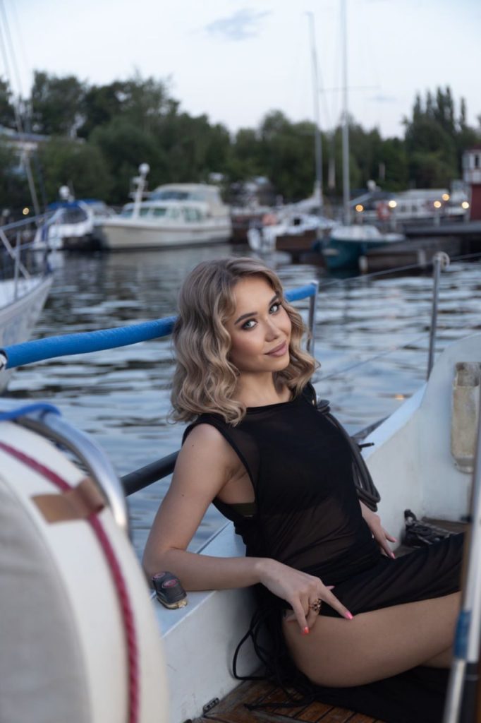 Лучшие эскорт услуги от Аврора в Питере