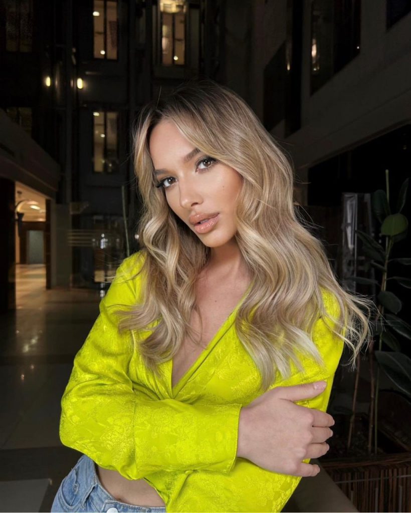 вип эскорт от  Каринэ работает в Питере